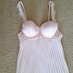 - DENTELLE LONG PLEATED NIGHTIE